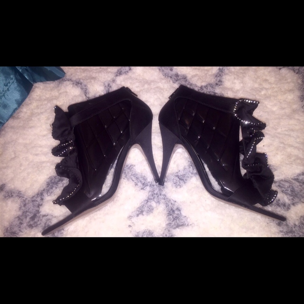 Steve Maddens Open Toe Heels