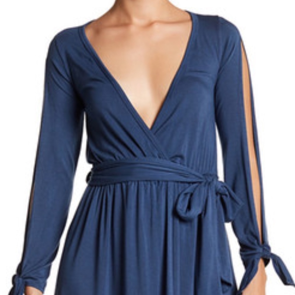 Go Couture Slit Sleeve V-Neck  Dress - Picture 3 of 4