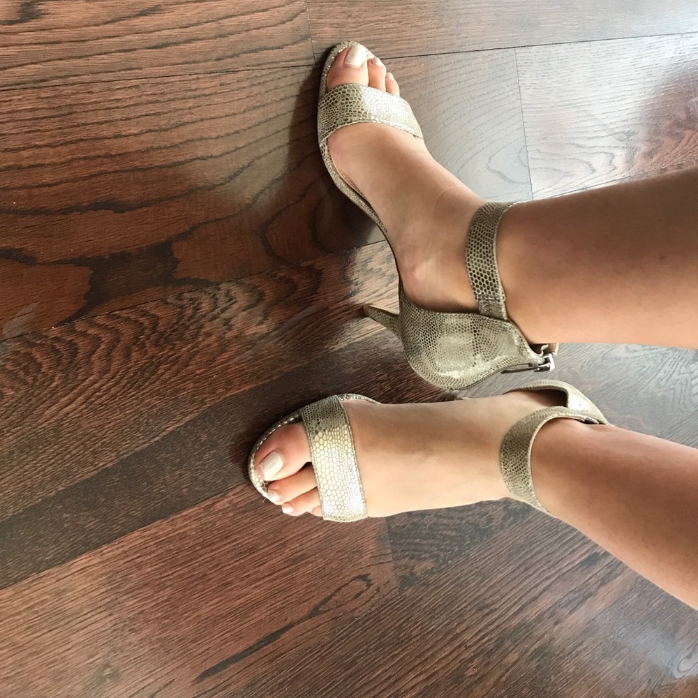 Ankle strap sandal