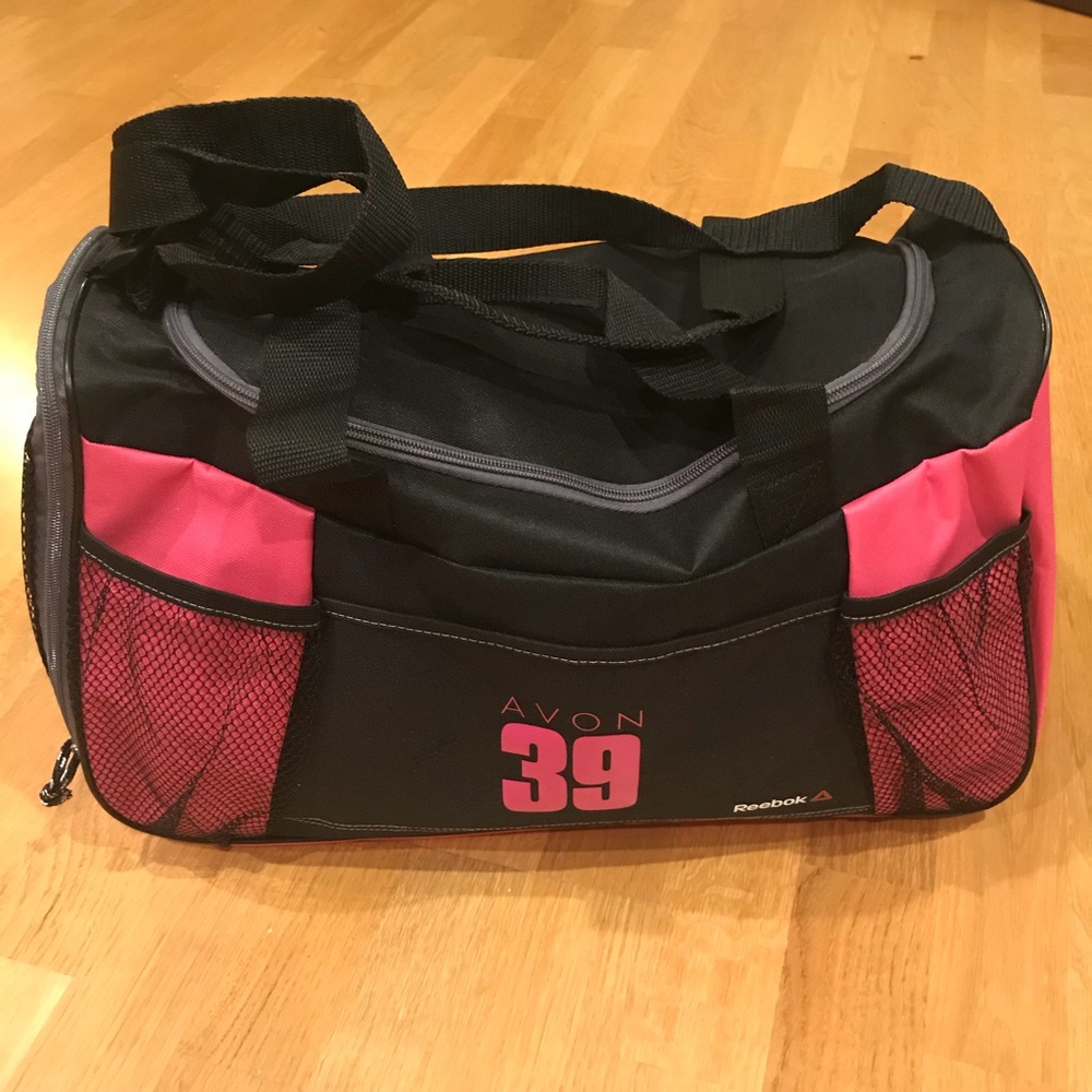 ❤️NEW Reebok Avon 39 Duffle Bag Breast Cancer Walk