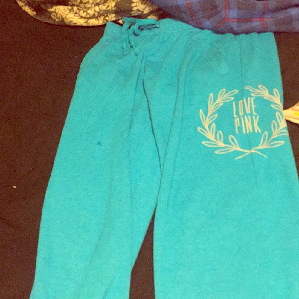 vS PINK sweatpants!