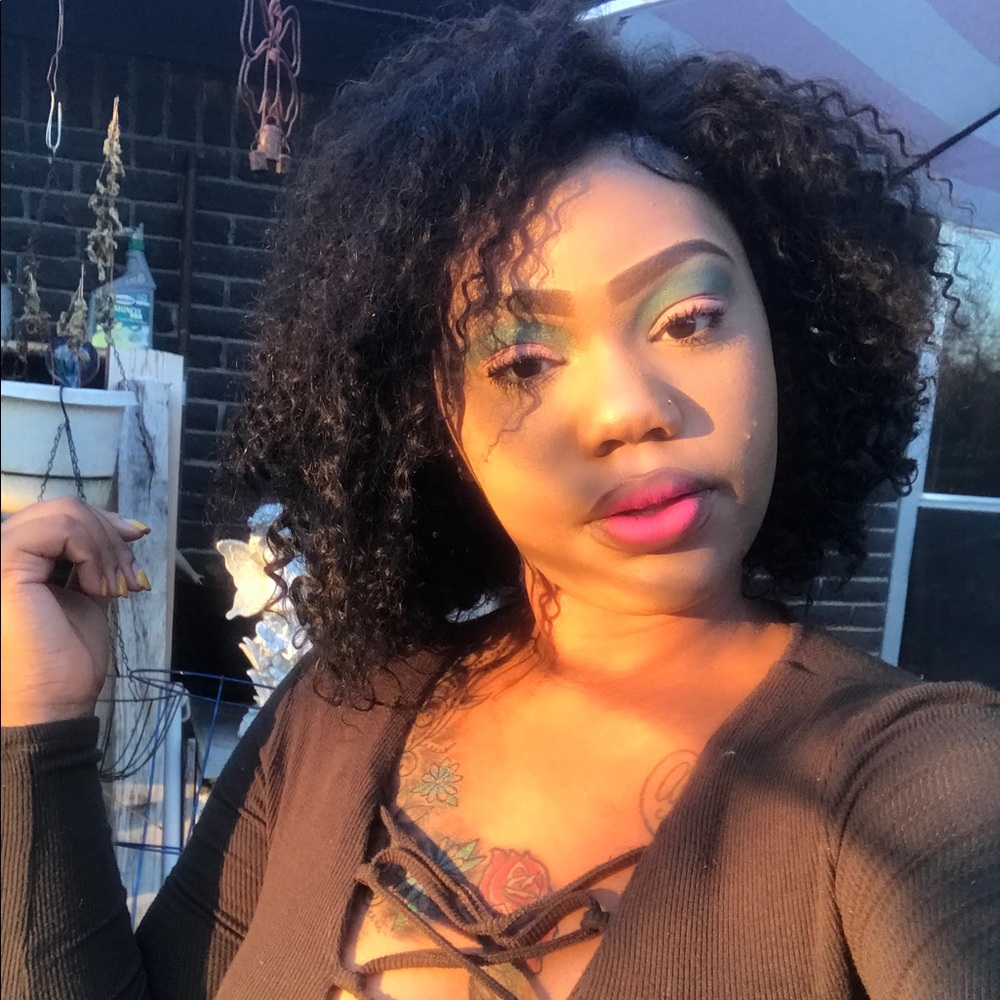 Meet your Posher, Daisha