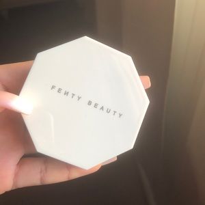 Fenty Beauty Trophy Wife Highlighter