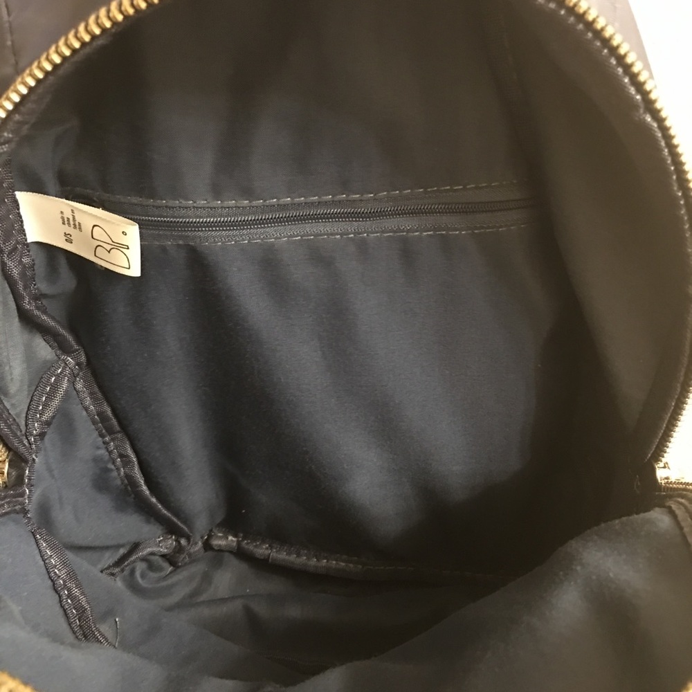 Back pack - Picture 4 of 4