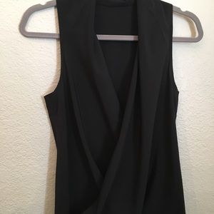 Lululemon cropped shell top