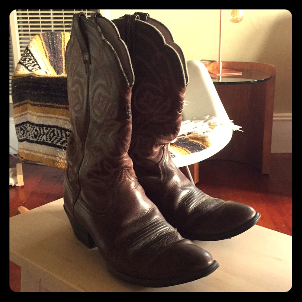 ARIAT cowboy boots