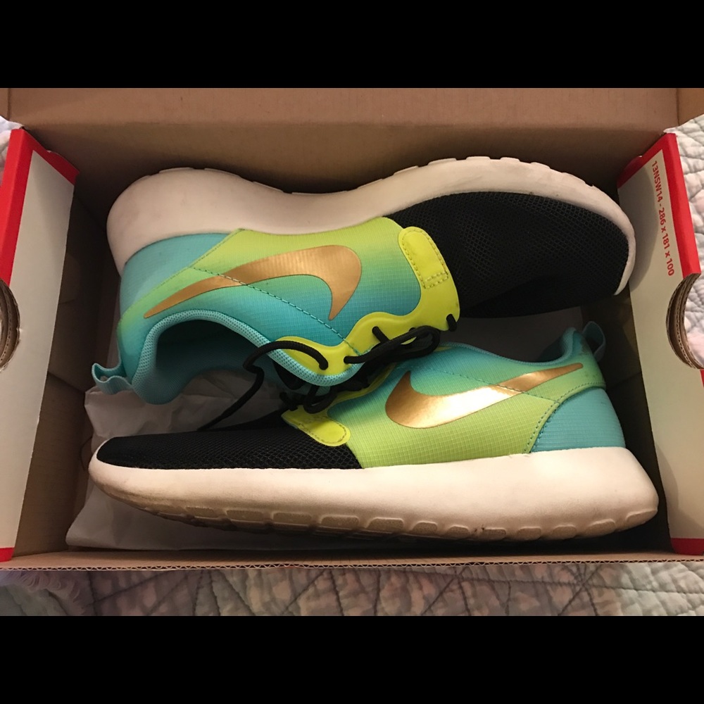 Nike Roshe Run Limited Edition.