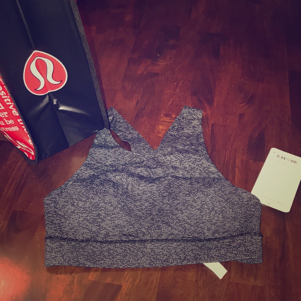 Fast and free lululemon sports bra size 6