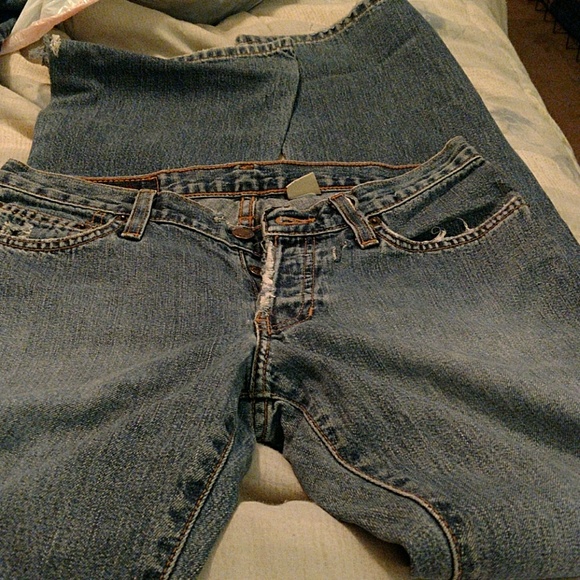 Abercrombie & Fitch - Picture 1 of 4