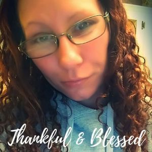 Meet your Posher, Lois