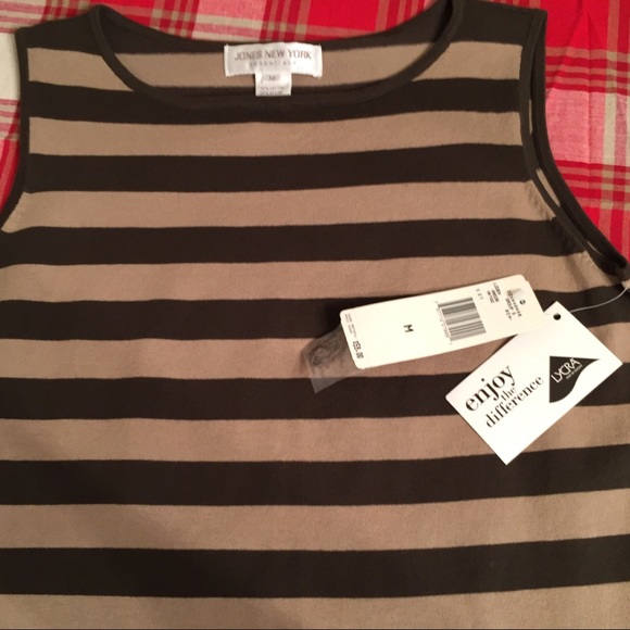 Jones New York Striped Knit Tank Size Medium - Picture 6 of 8
