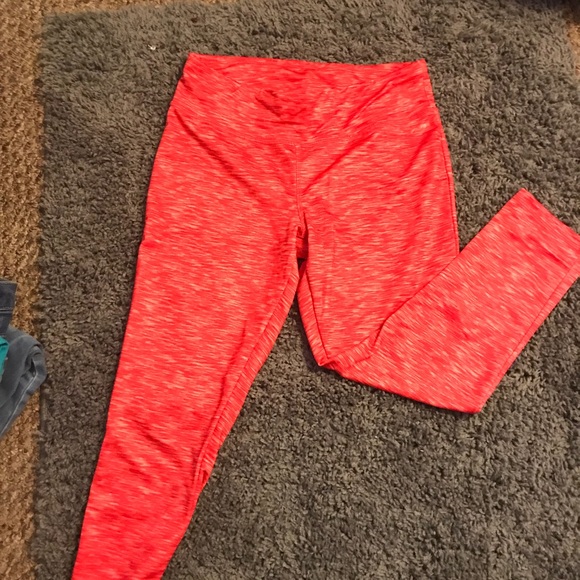 Workout capris - Picture 1 of 4
