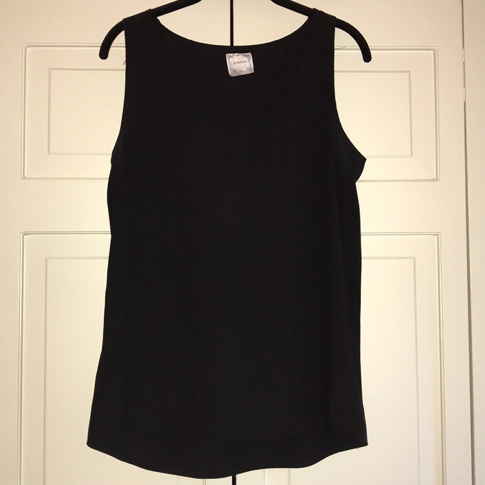 Nymphe black silky top.