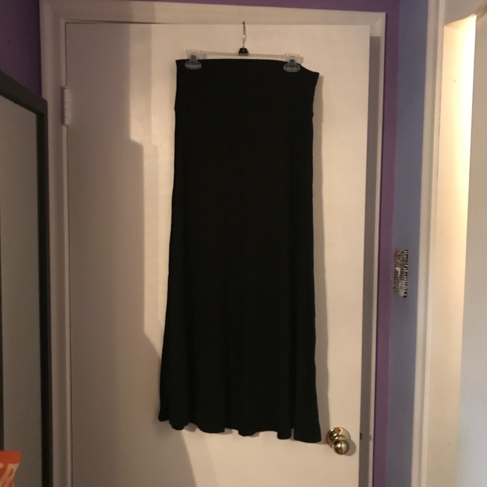 Mossimo black maxi skirt!
