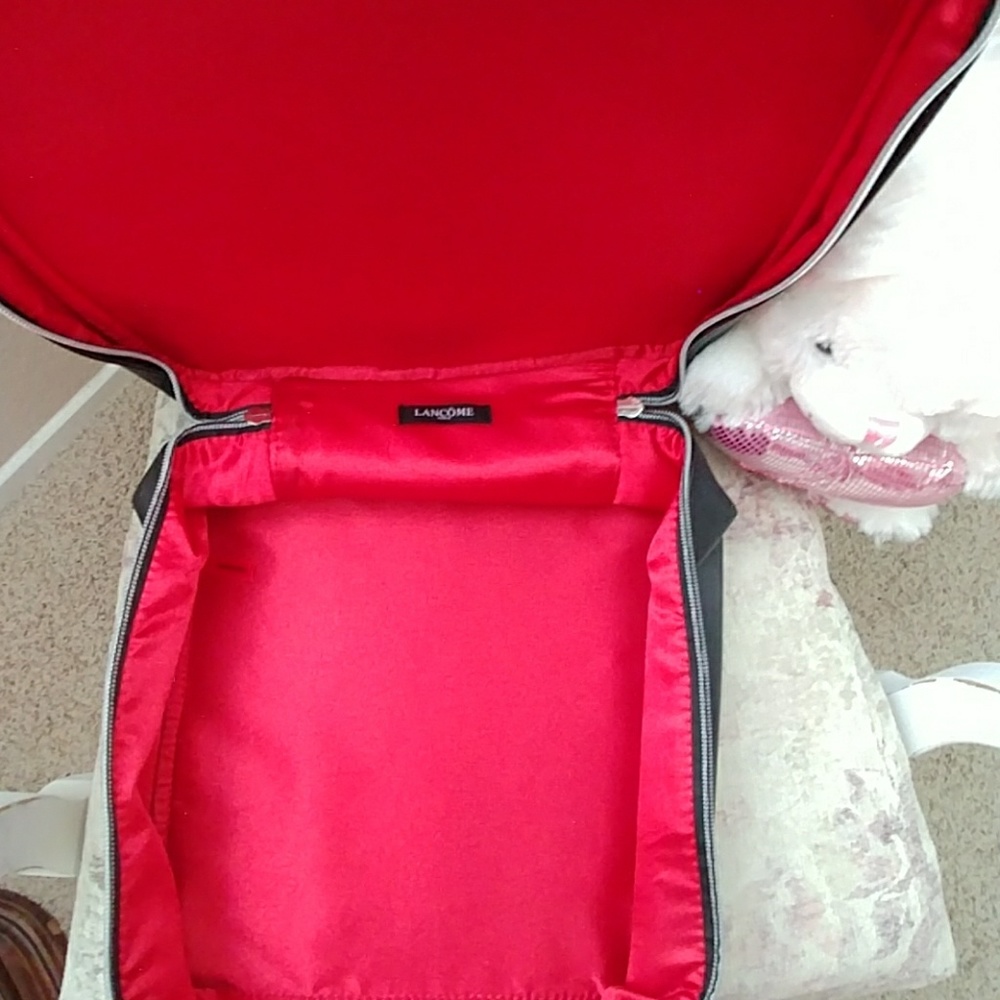 Large make up Carry