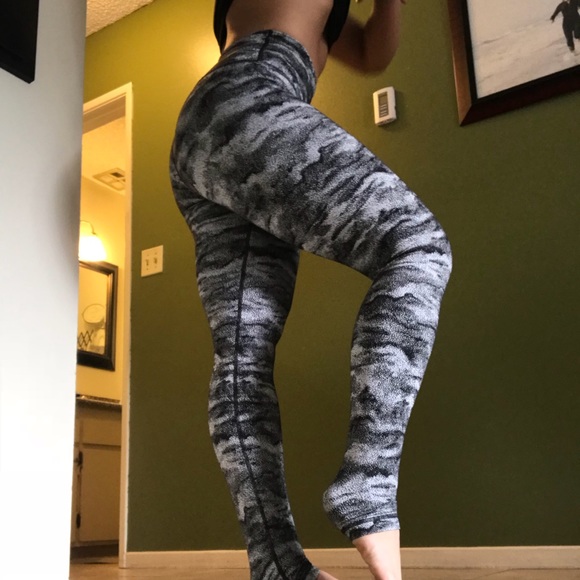 White camo wunder unders - Picture 4 of 7