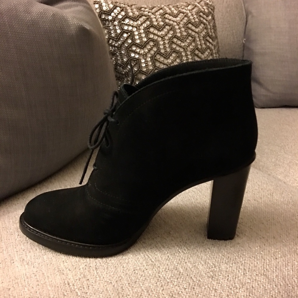 Vince Camuto Lehanna Black Oil Nubuck Sz 7.5 NIB