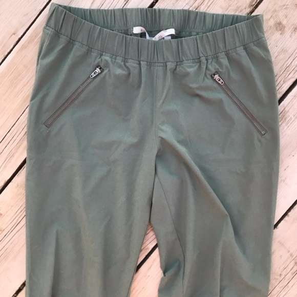 Athleta Pants - Athleta Aspire Ankle Pant/Jogger Olive Green--6