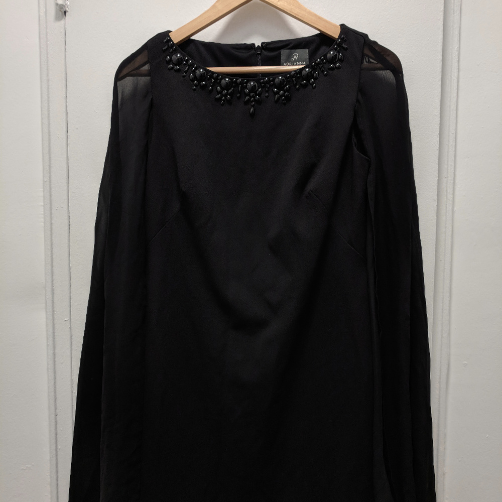 Sleeveless clack cap dress