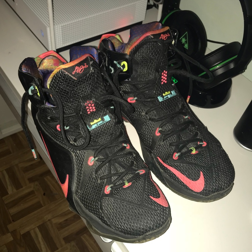 Lebron 12 Data  Sz 10