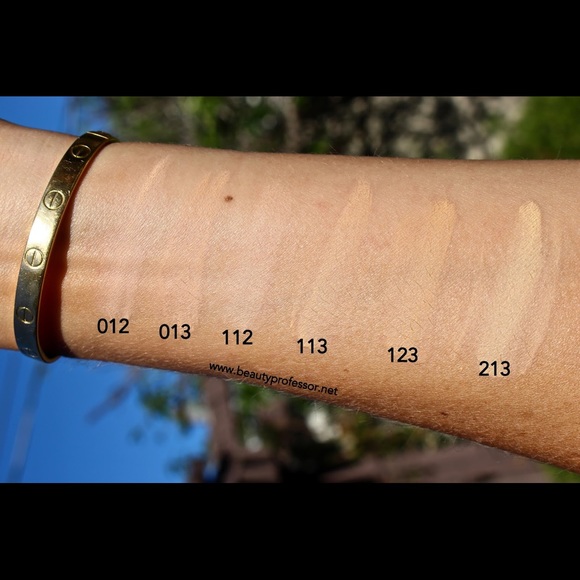 Koh Gen Do 'Maifanshi' Moisture Foundation - Picture 3 of 6