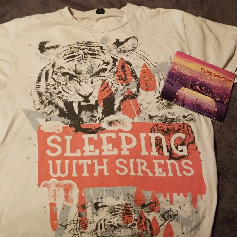 Sleeping With Sirens T-shirt + CD