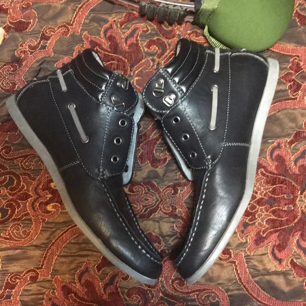 Steve Madden M-gizmo shoes