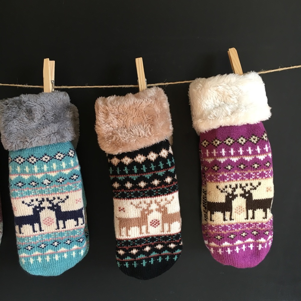 NWT Reindeer Mittens Lined in Cozy Fleece