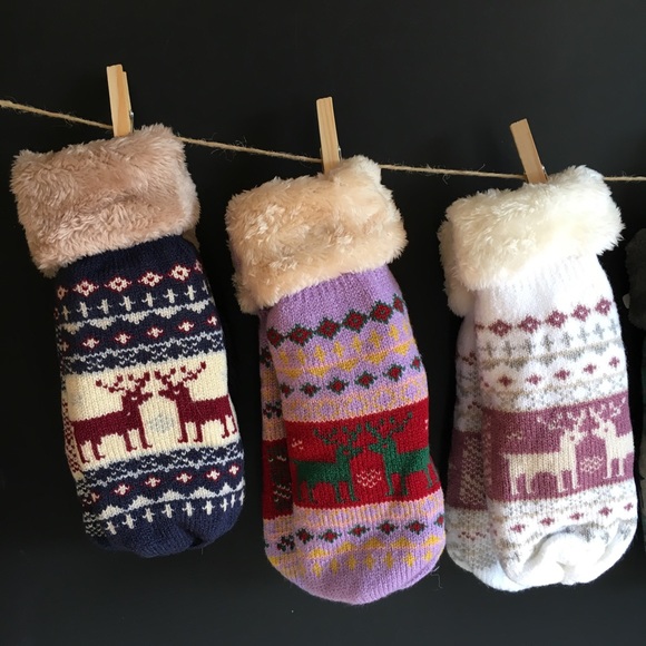 NWT Reindeer Mittens Lined in Cozy Fleece - Picture 4 of 4