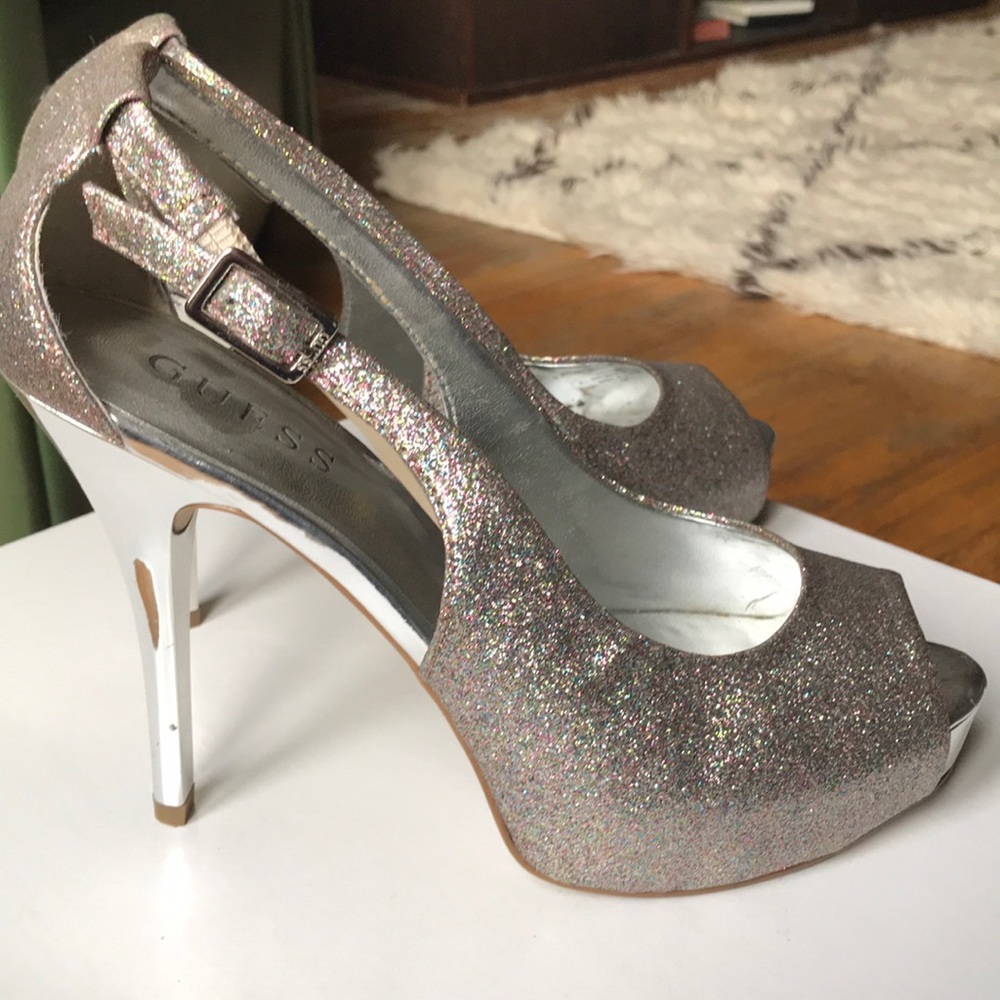 Rare Guess sparkle pumps