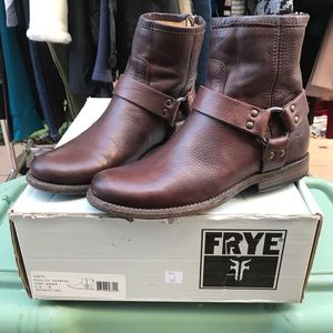 Frye Phillip harness dark brown boots 5.5B