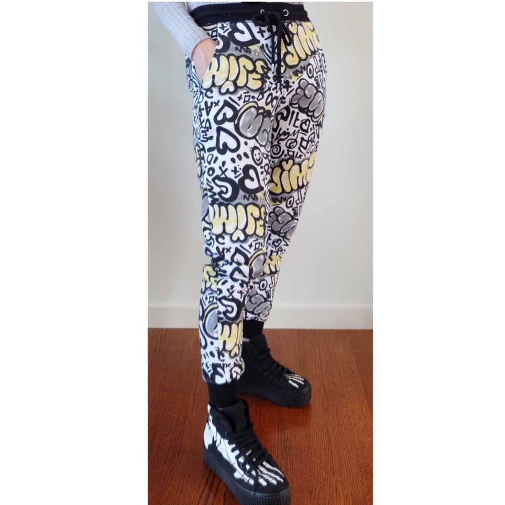 Topshop graffiti print Jogger SZ 2