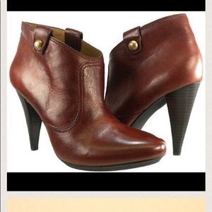 Auth Coach ankle boots