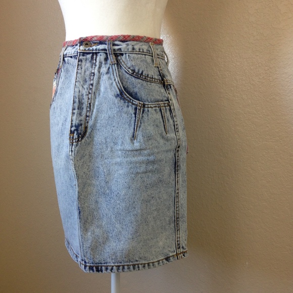 Vintage High Waisted Acid Wash Denim Skirt - Picture 4 of 6