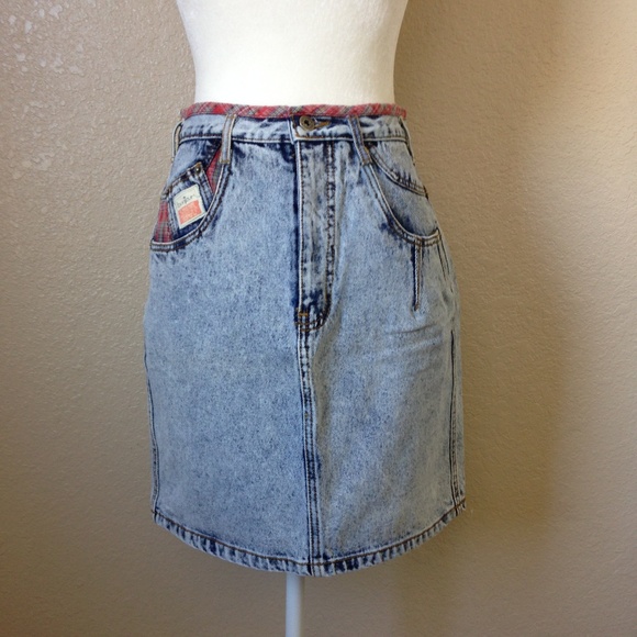 Vintage High Waisted Acid Wash Denim Skirt - Picture 3 of 6