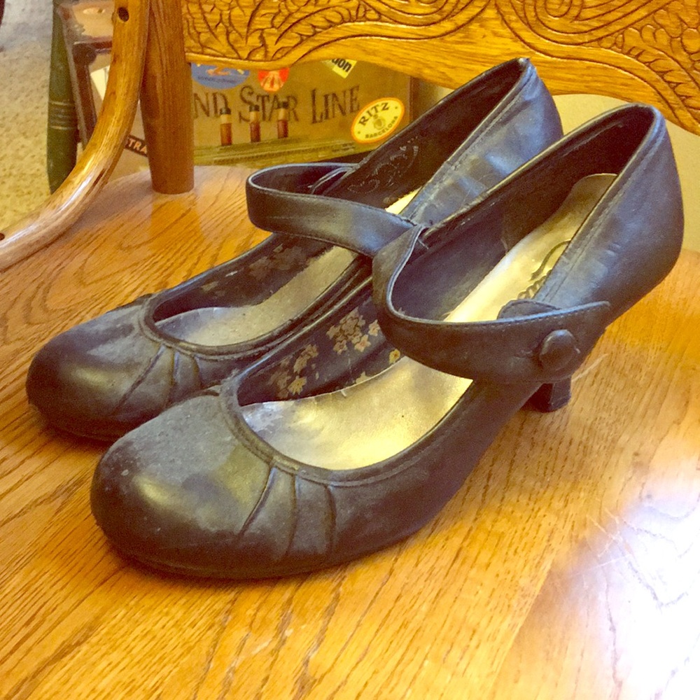 Black heels (small heel)