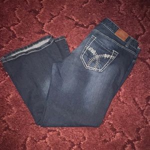 GUC MAURICES SIZE 18 short jeans