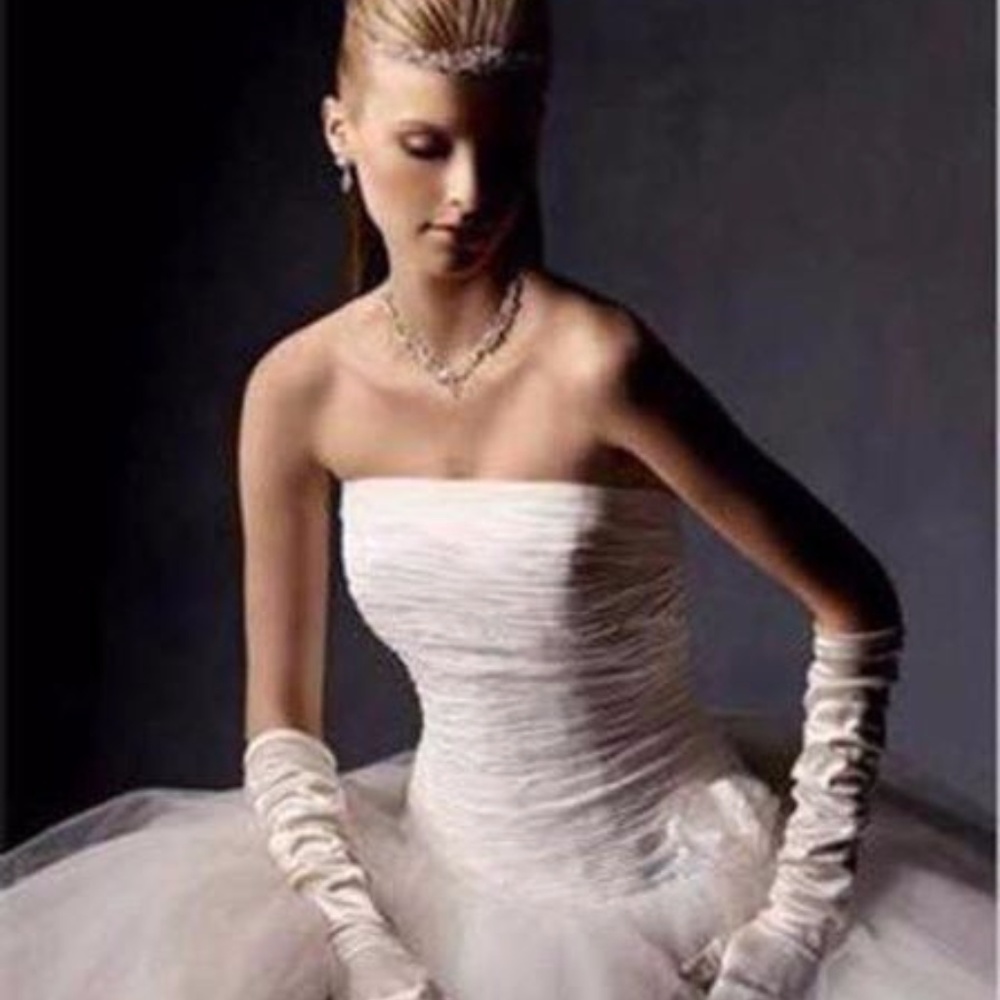 Gorgeous! NWT Oleg Cassini Wedding Gown!