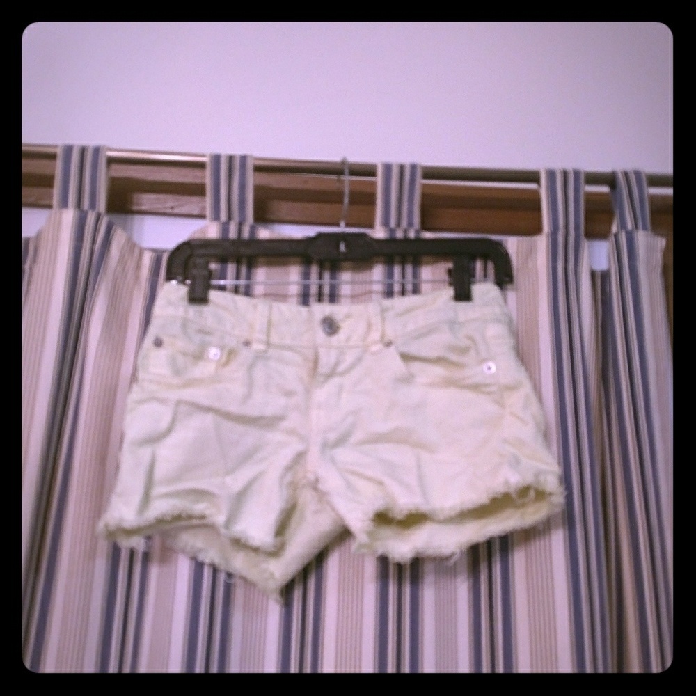Size 2 yellow American eagle shorts