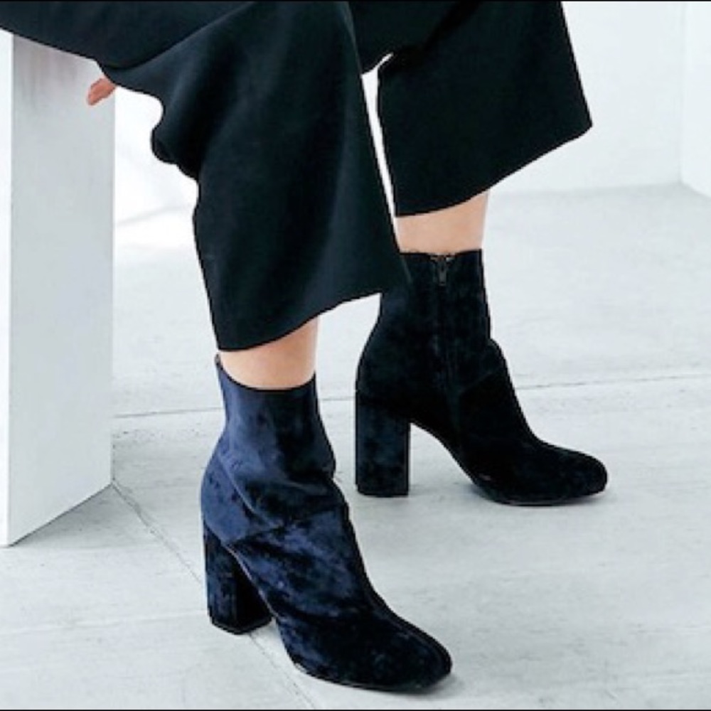 Urban Outfitters Crushed Velvet Heeled Booties