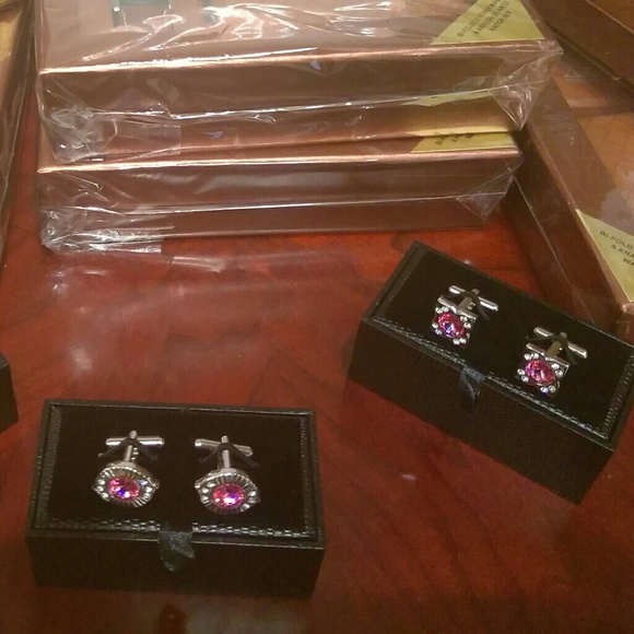 Cufflinks - Picture 2 of 2