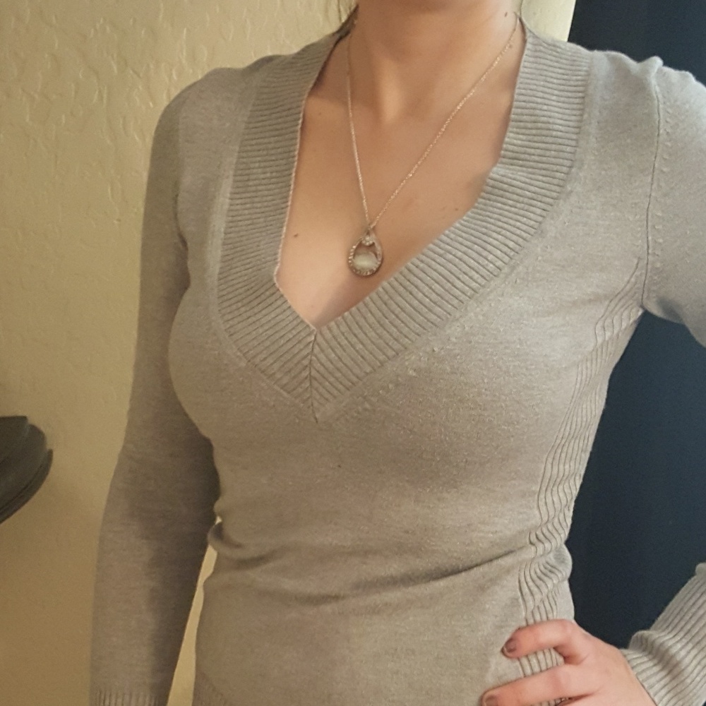 Express Sweater - Picture 2 of 3