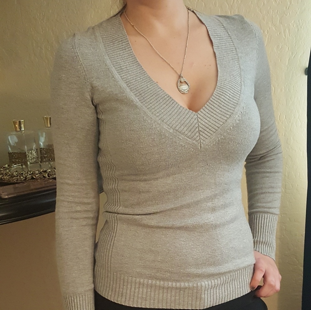 Express Sweater - Picture 3 of 3