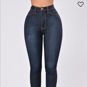 FASHION NOVA STRETCHY JEANS