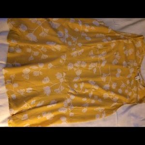 Gorgeous yellow and white sleeveless top