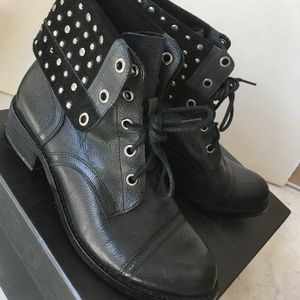 Gianni Bini ankle boots