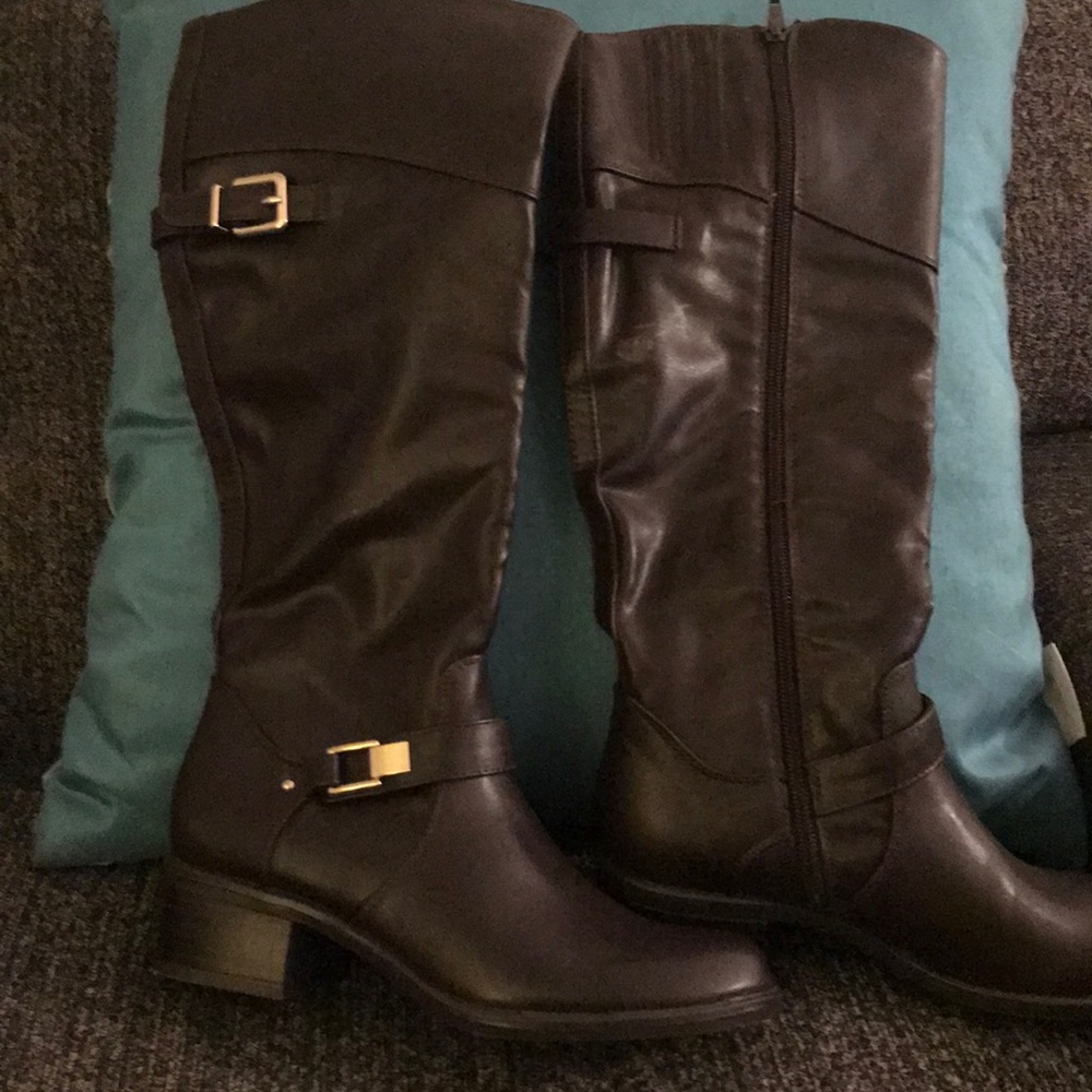 ALFANI brown boots size 5.5