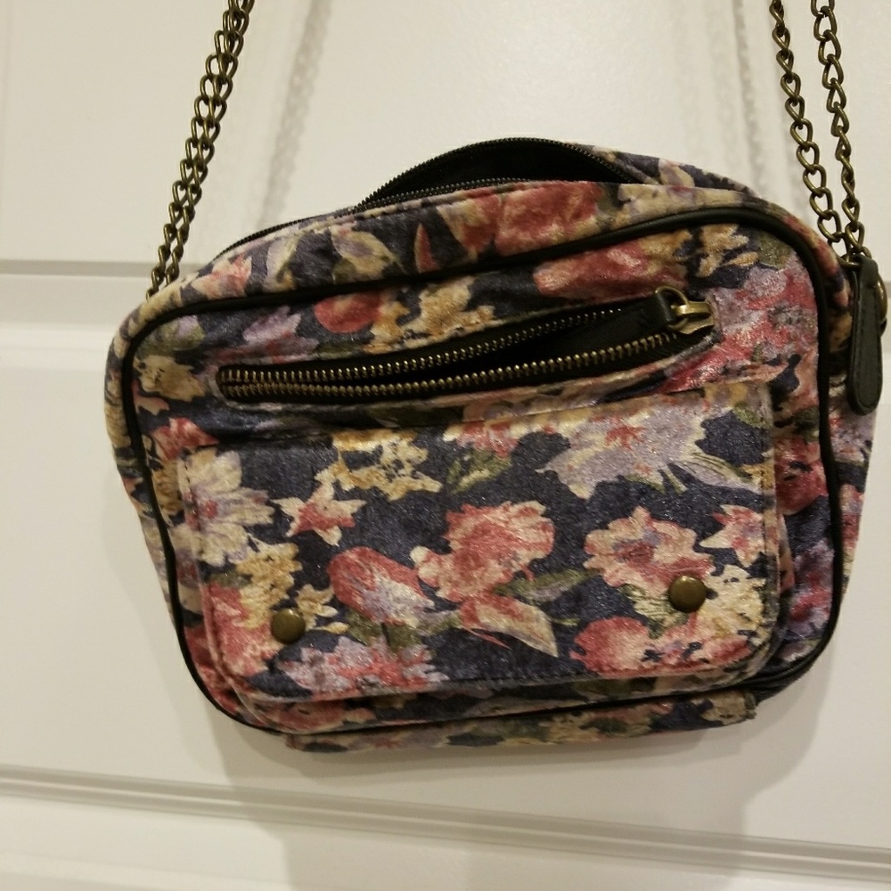 🚫SOLD🚫Kimchi BluE velvet Crossbody