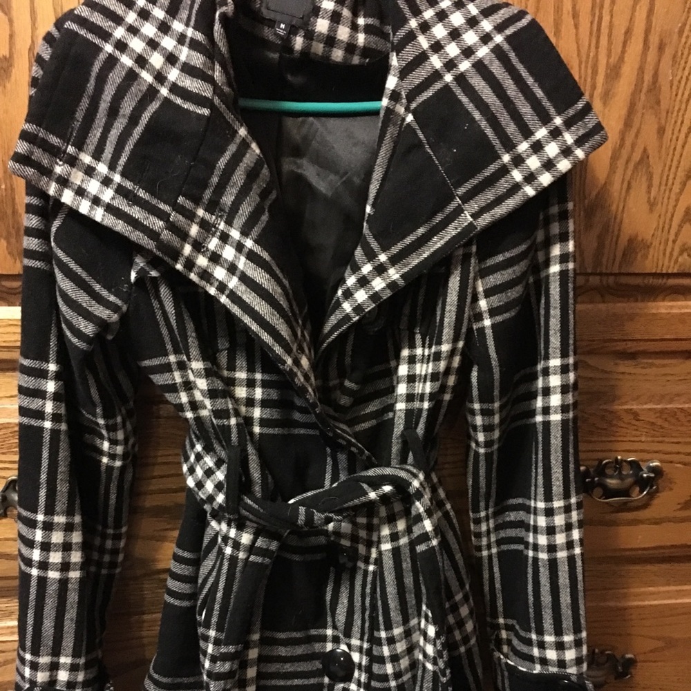 Express Black/white pea coat