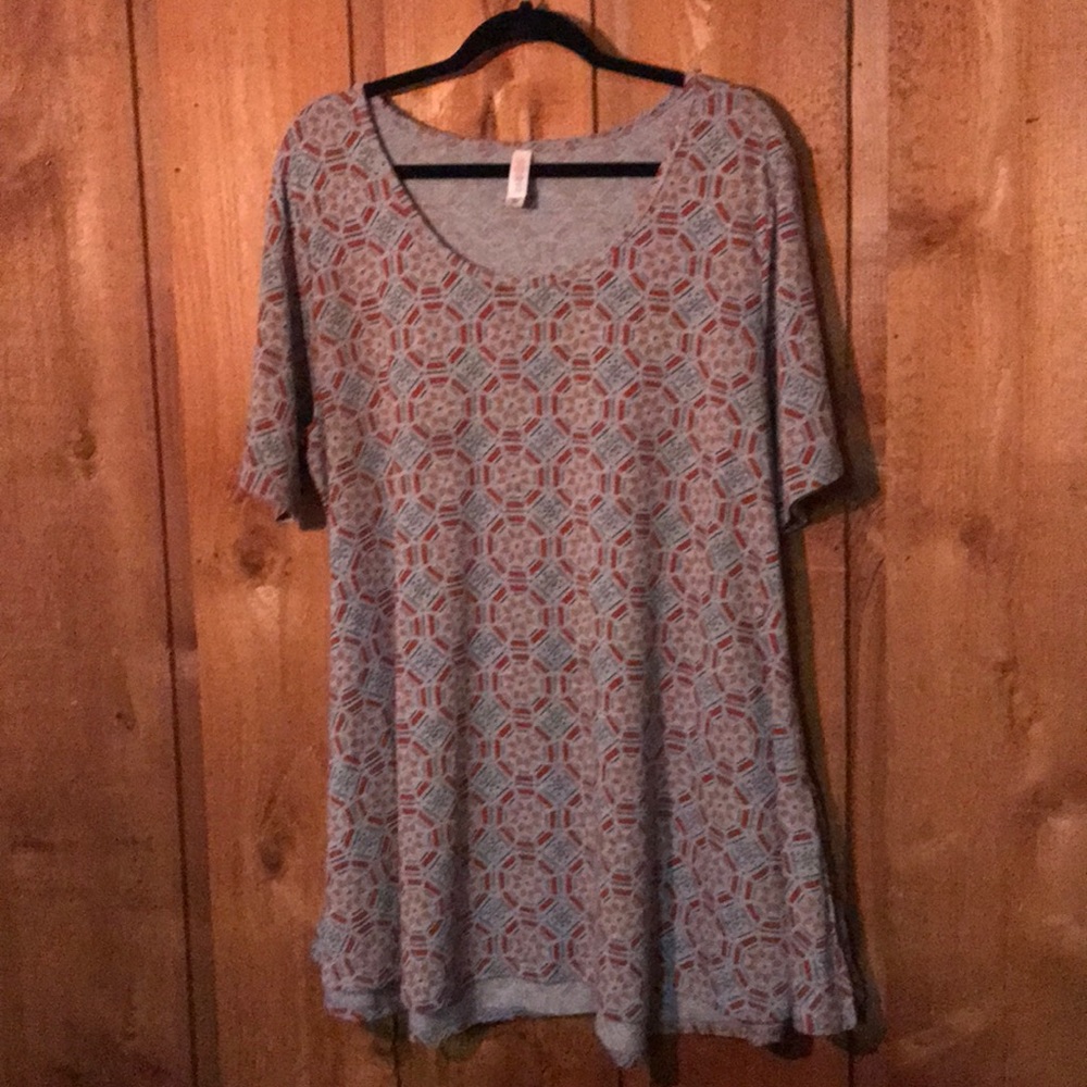 LulaRoe Perfect T size 2XL